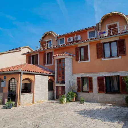 Appartement Manda - One Bedroom With Terrace A2 *